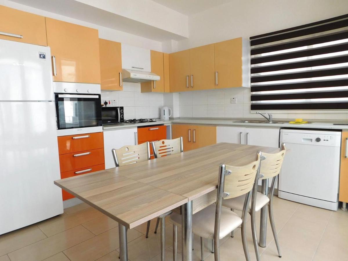 Rix Apartments Кирения Экстерьер фото