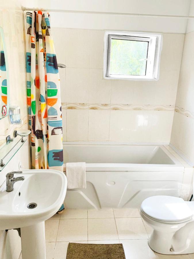 Rix Apartments Кирения Экстерьер фото