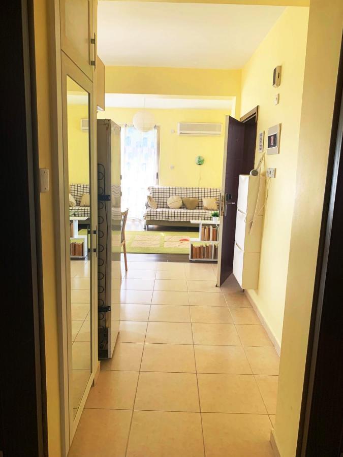 Rix Apartments Кирения Экстерьер фото